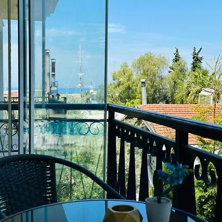 Yat Limanina 30 Metre 2+1 Guenluek Kiralik Lueks Kusadasi