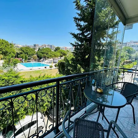 Apartamento Yat Limanina 30 Metre 2+1 Guenluek Kiralik Lueks